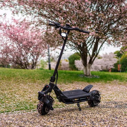 NAMI BLAST 2 MAX Elsparkcykel ute i naturen